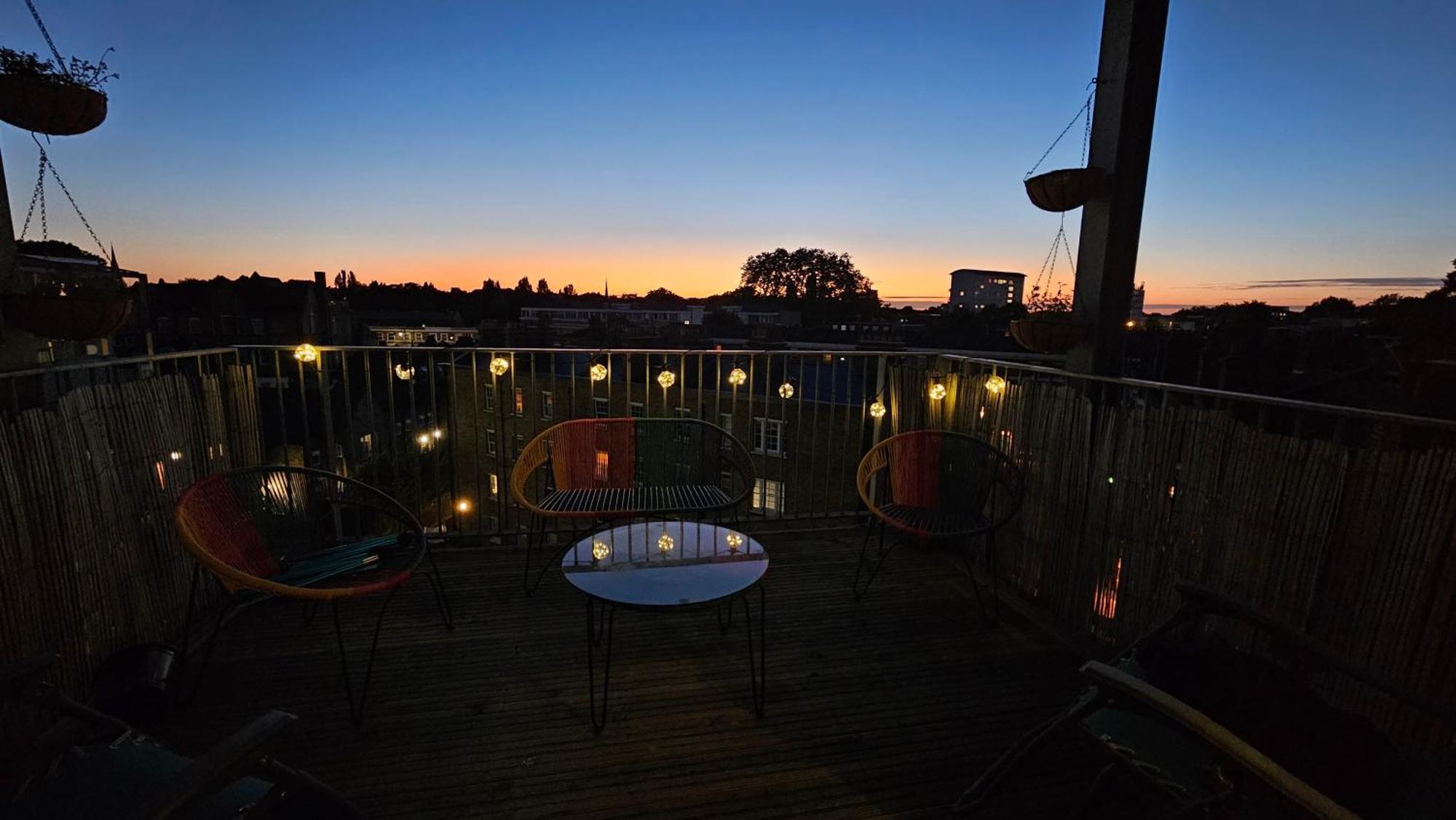 Roof Terrace, 2-bed 2-bath, Stoke Newington Londra