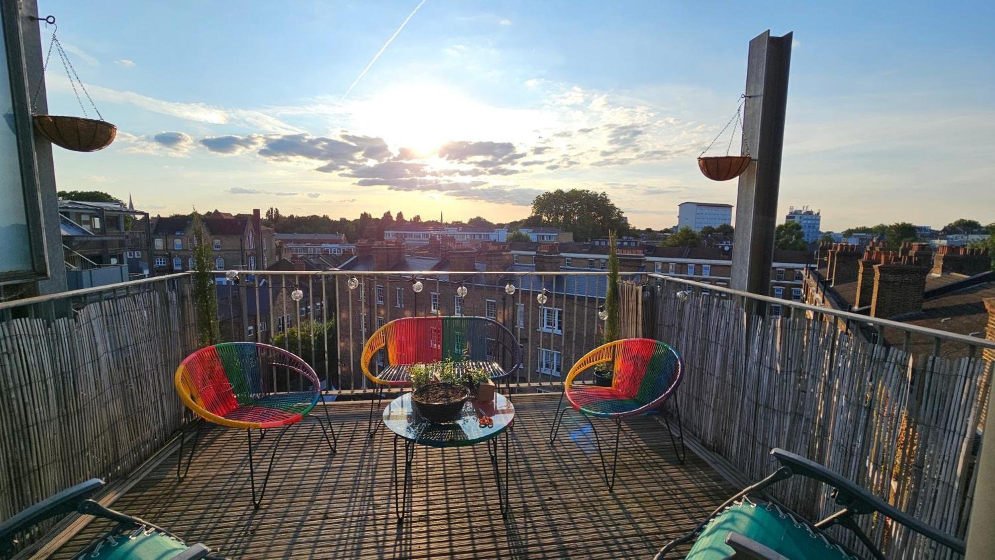 Roof Terrace, 2-bed 2-bath, Stoke Newington Londra