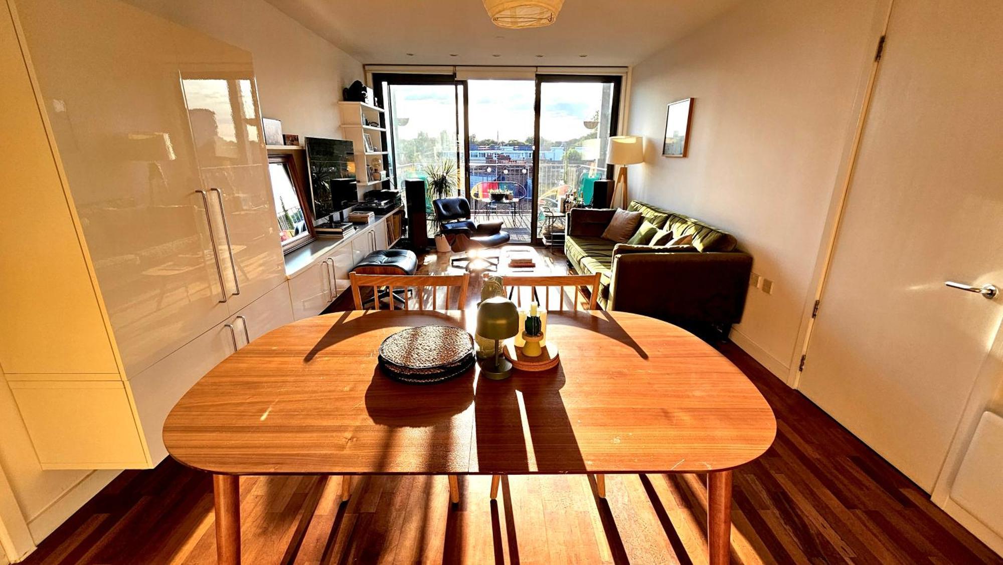 Roof Terrace, 2-bed 2-bath, Stoke Newington * Londra