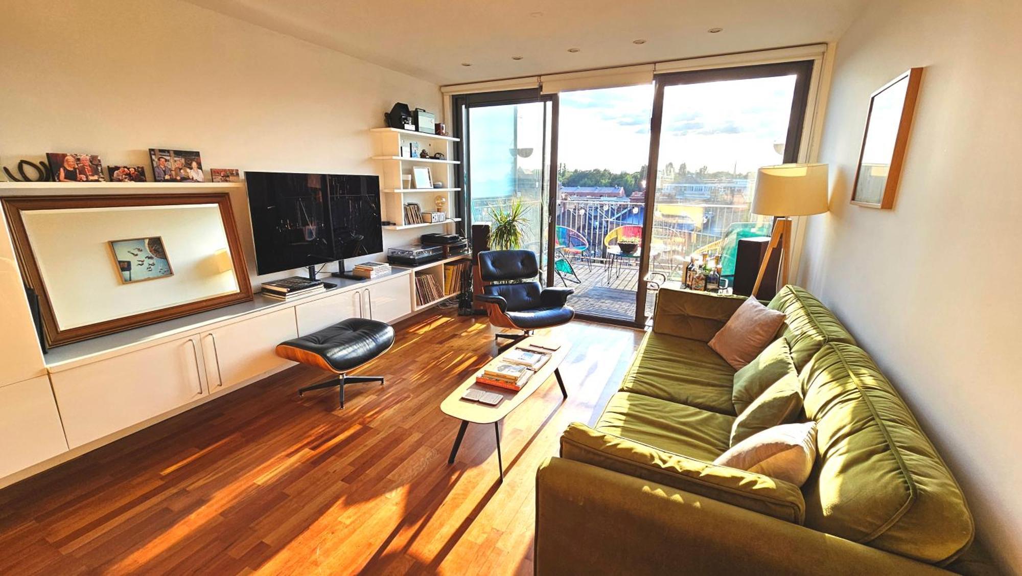 Appartamento Roof Terrace, 2-bed 2-bath, Stoke Newington