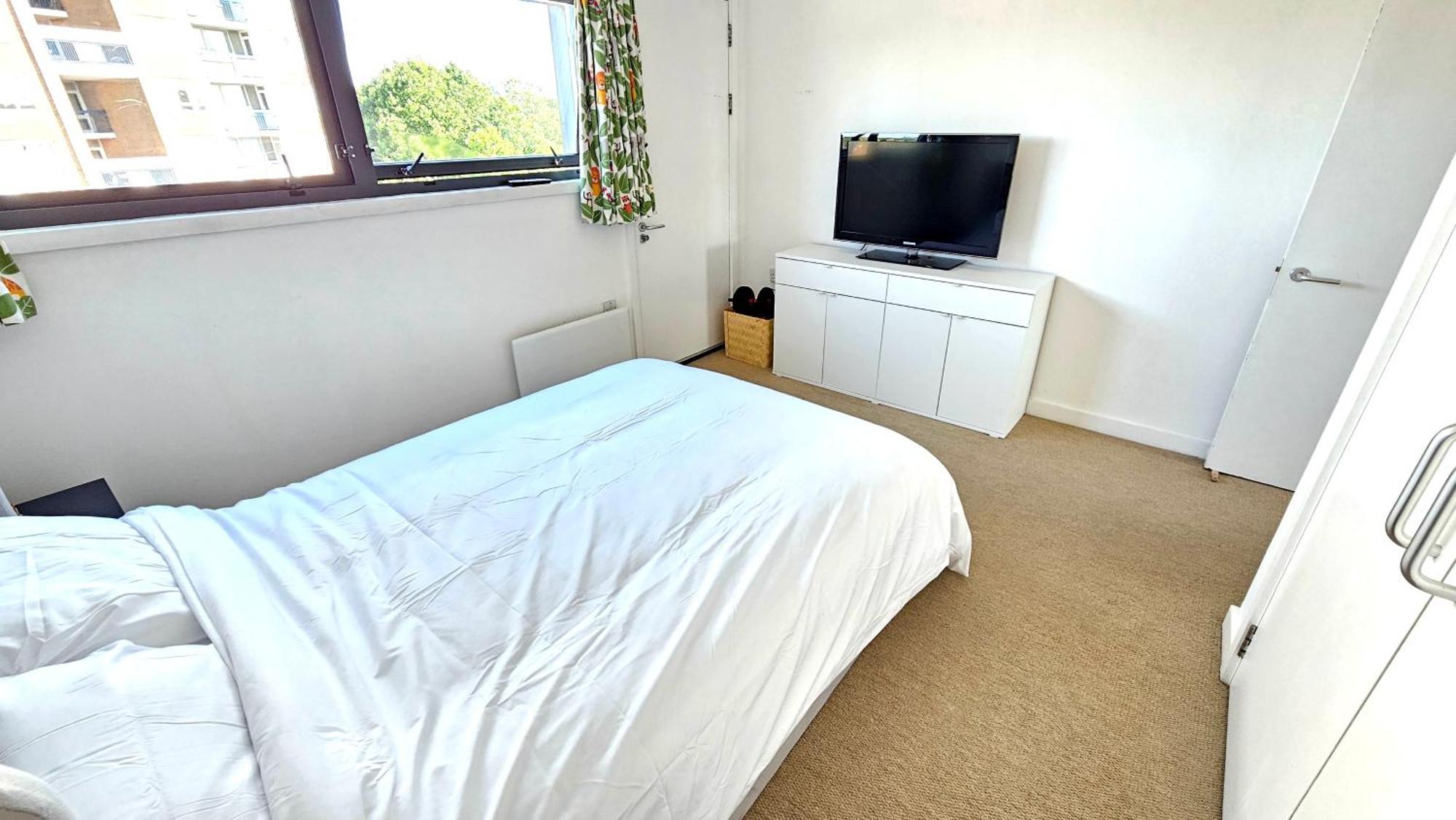 Roof Terrace, 2-bed 2-bath, Stoke Newington Appartamento Londra