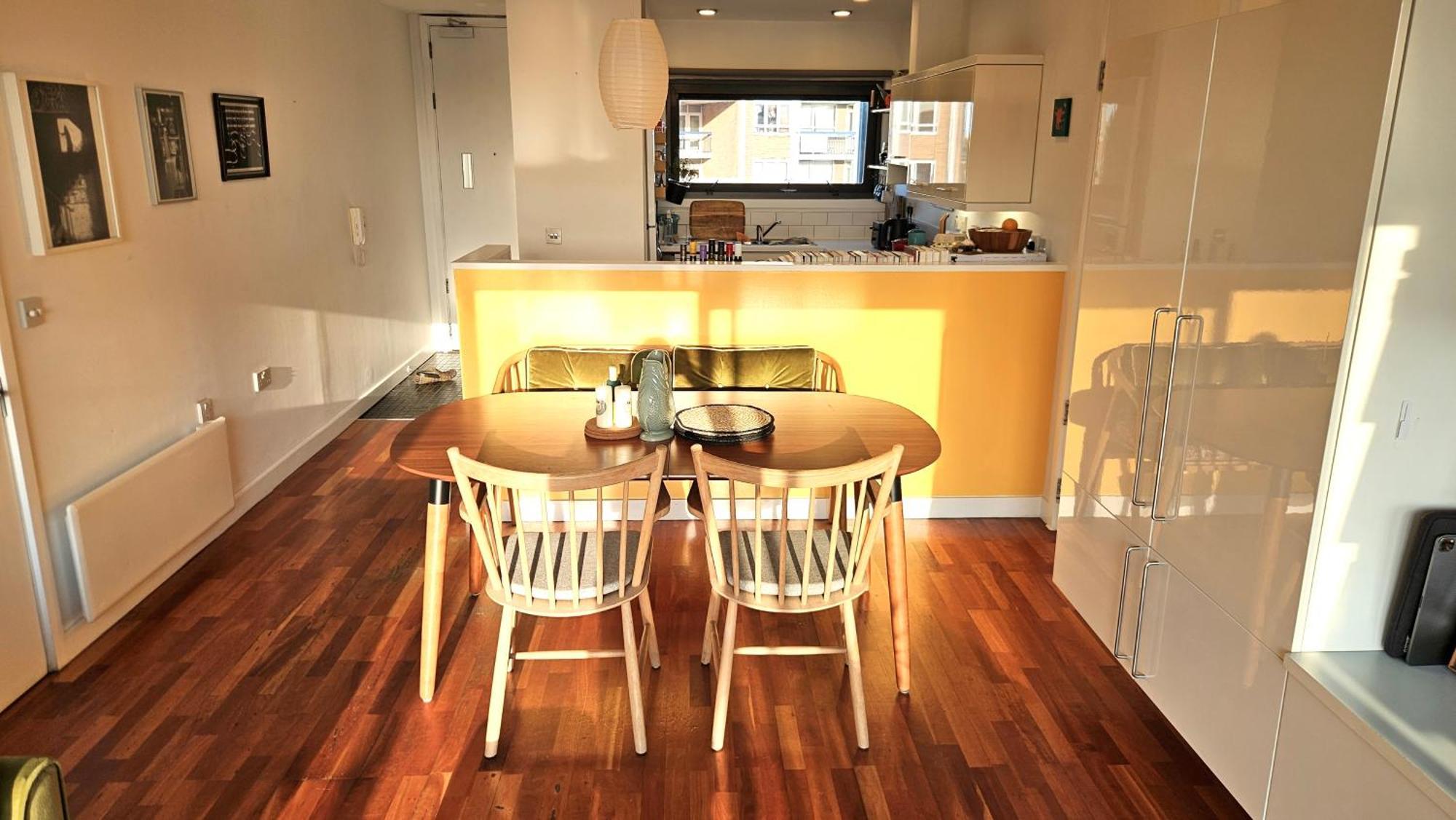 Appartamento Roof Terrace, 2-bed 2-bath, Stoke Newington *