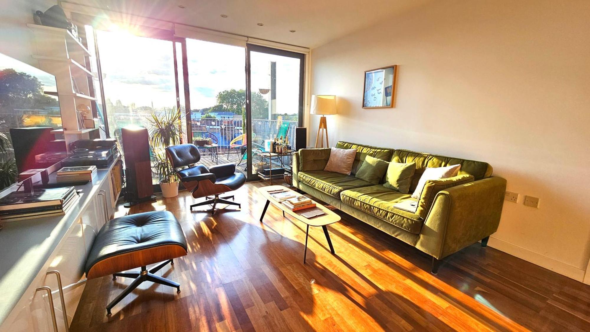 Appartamento Roof Terrace, 2-bed 2-bath, Stoke Newington *